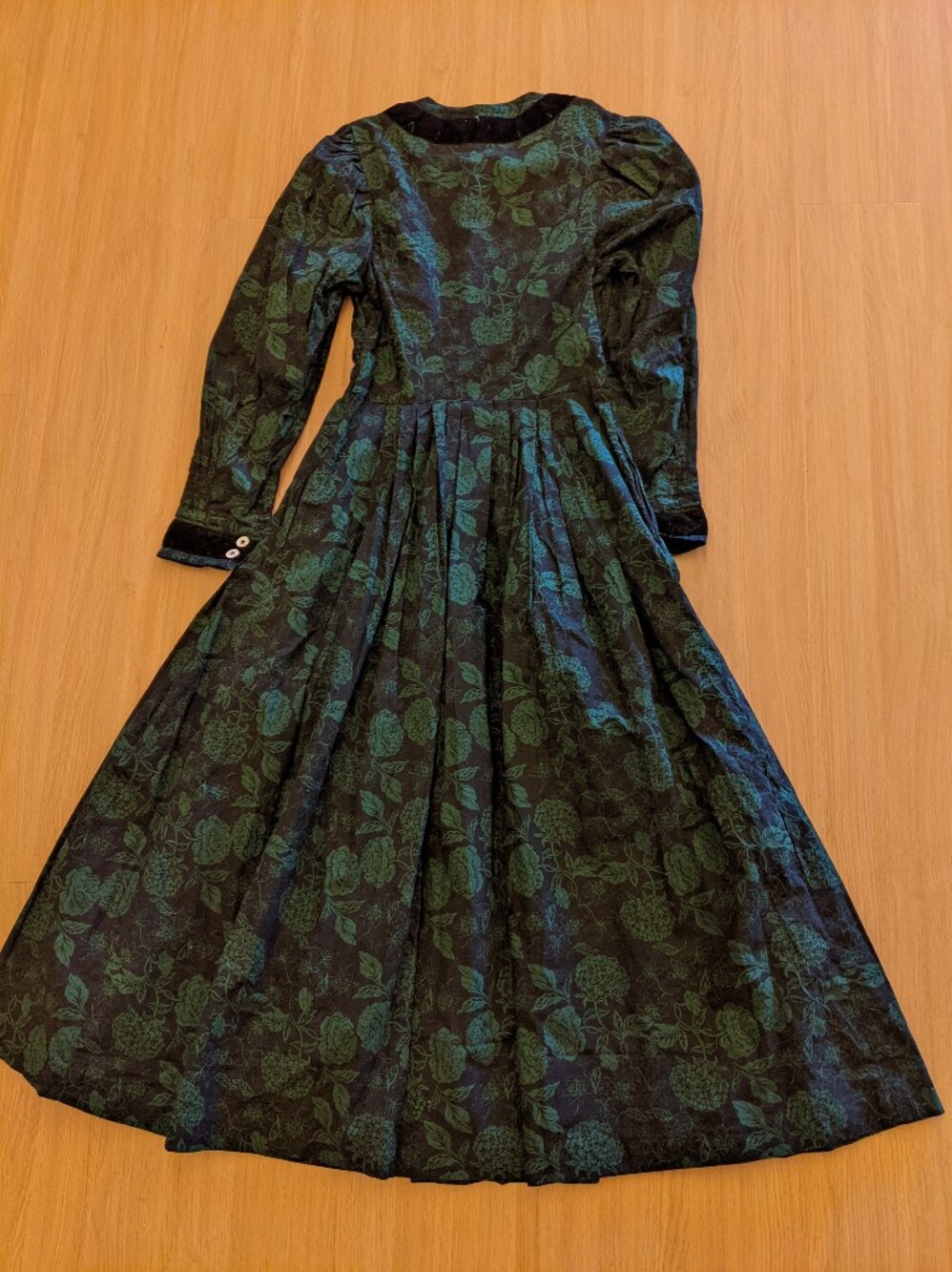 Gössl dress. - Picture 3 of 3